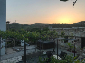 Georgios Retreat. Quaint stone house., Paphos